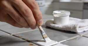 Farba do fug Mapei Fuga Fresca: szybka renowacja i malowanie fug